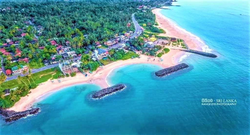 Sea Shell Villa Hikkaduwa 2 Separate Cabanas Ocean Front Villa Экстерьер фото