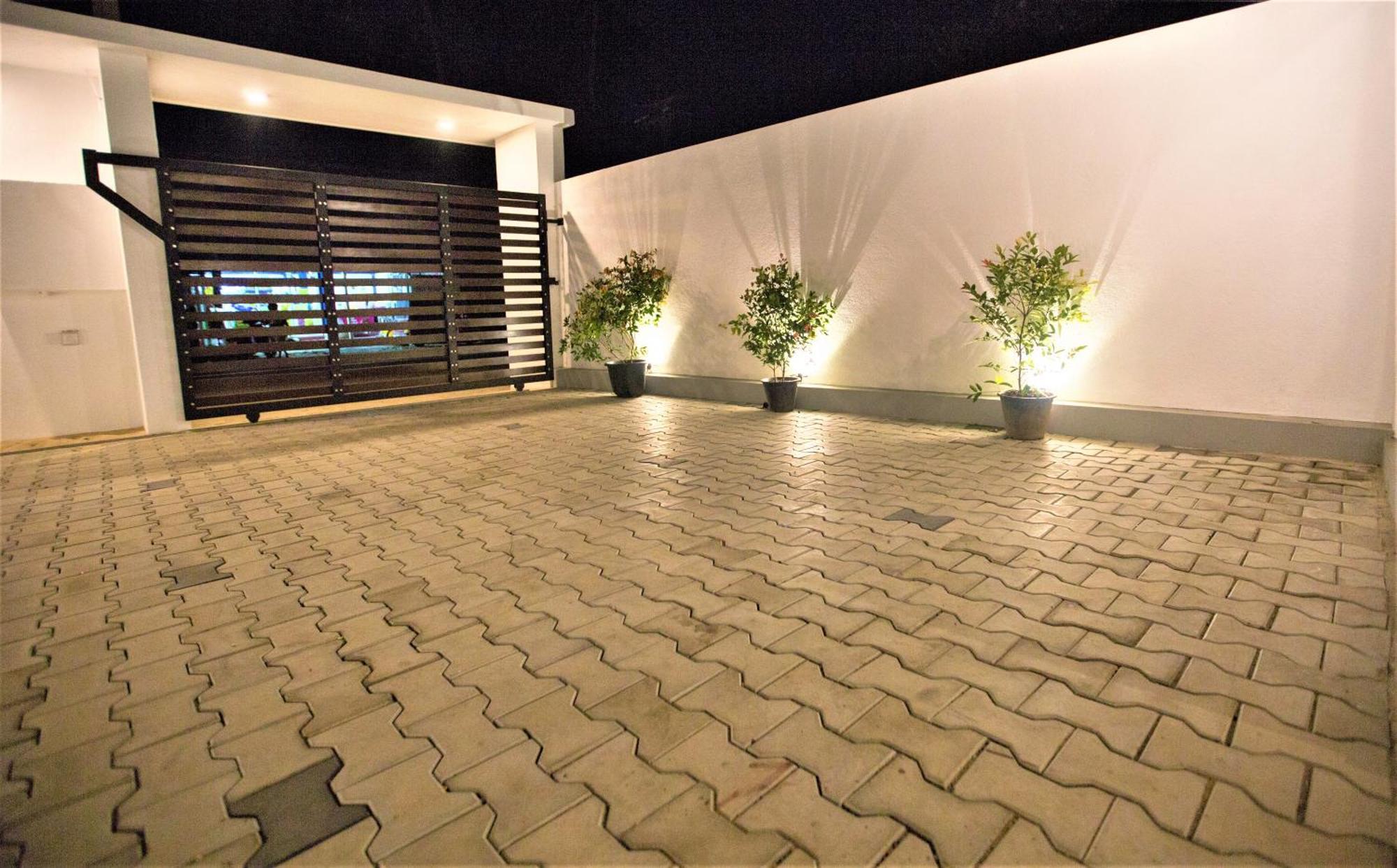 Sea Shell Villa Hikkaduwa 2 Separate Cabanas Ocean Front Villa Экстерьер фото