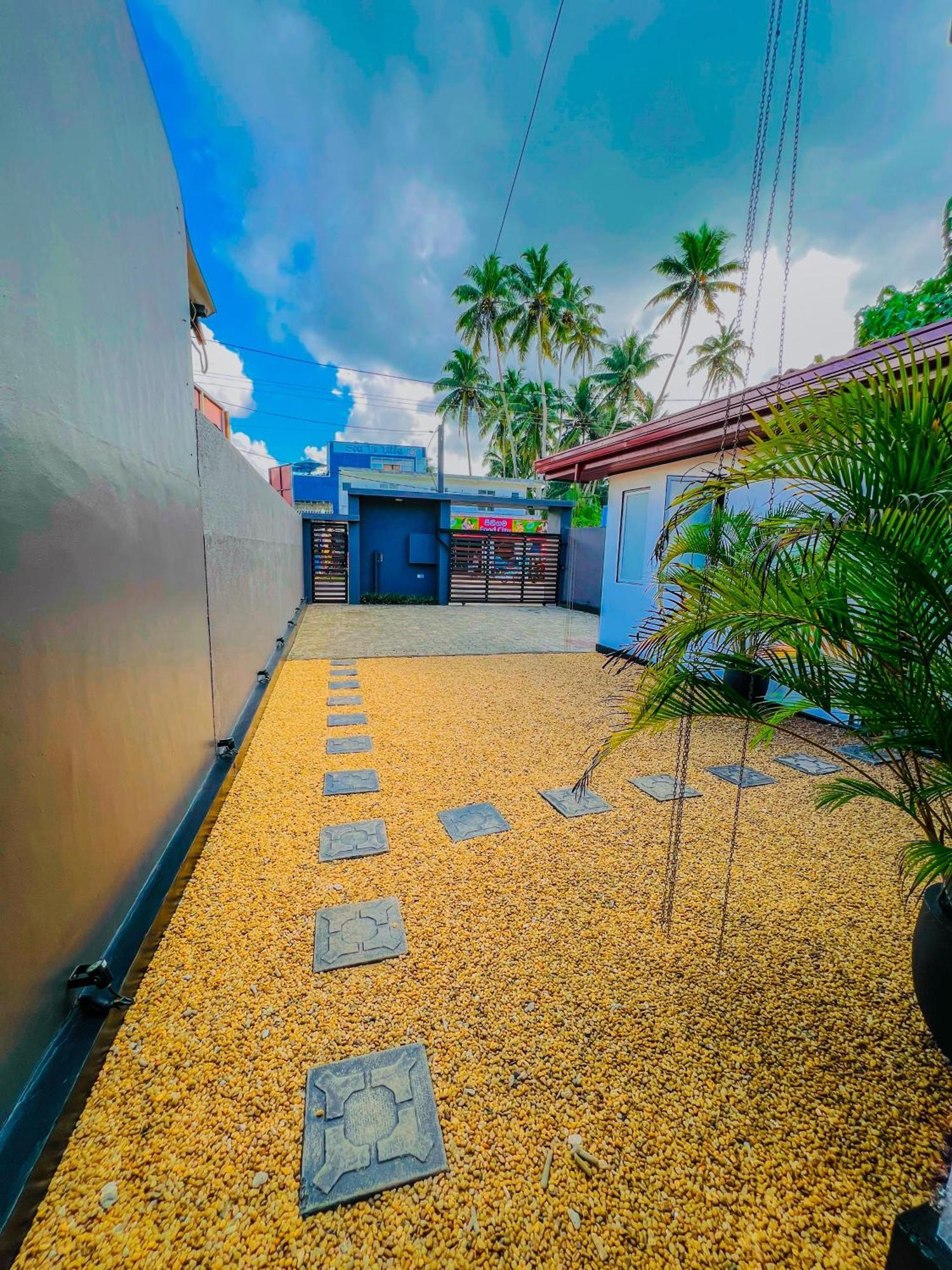 Sea Shell Villa Hikkaduwa 2 Separate Cabanas Ocean Front Villa Экстерьер фото
